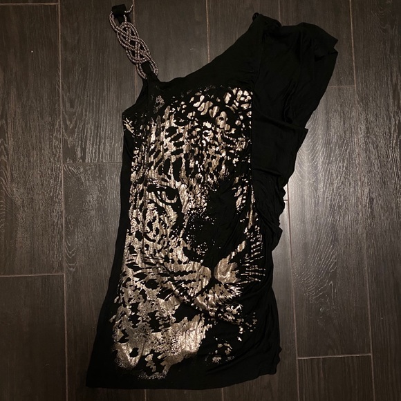 Papaya Dresses & Skirts - Wild spin on little black dress